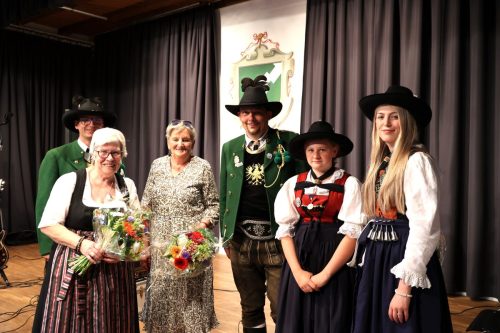 Kanonenpatin und Fahnenpatin